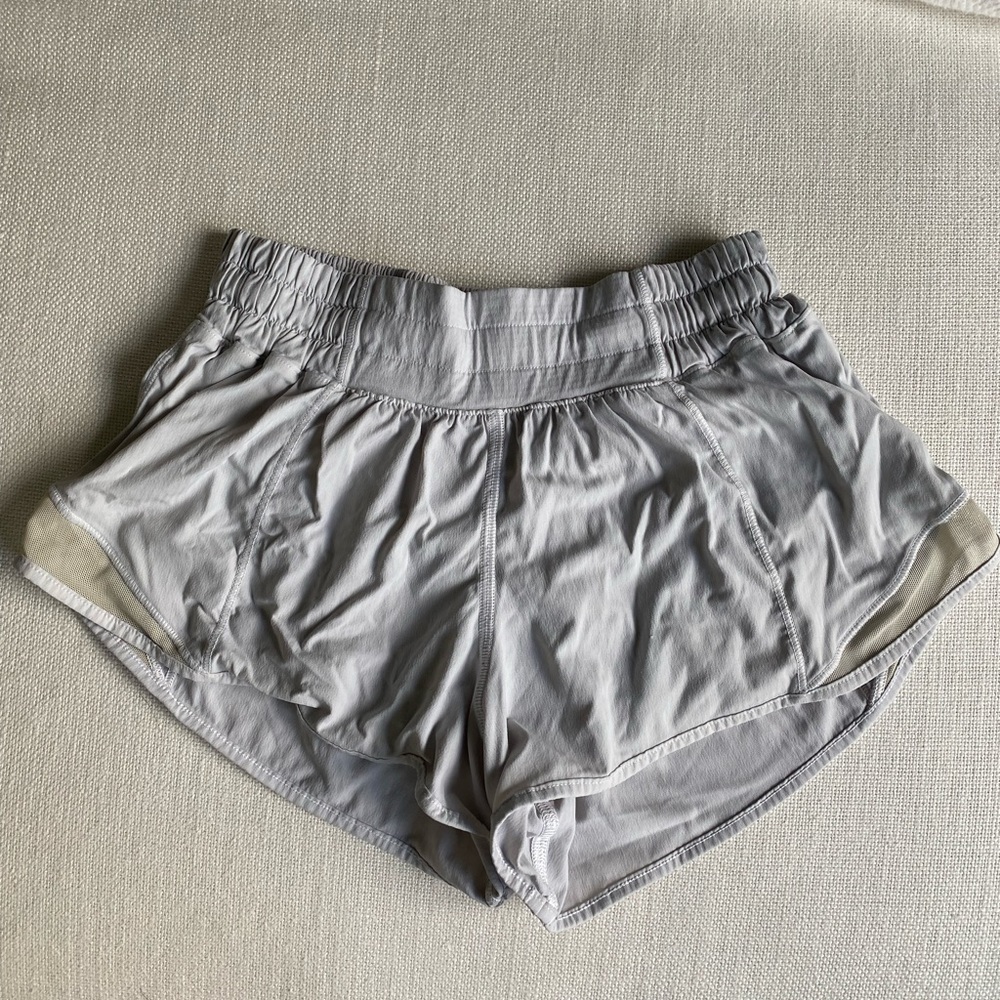 white-ish lululemon hotty hot 2.5in size 2